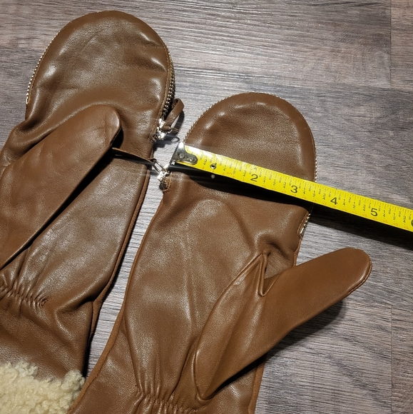 FREE PEOPLE x CAROLINA AMATO Shearling Zipper Mittens NWT - Picture 9 of 10